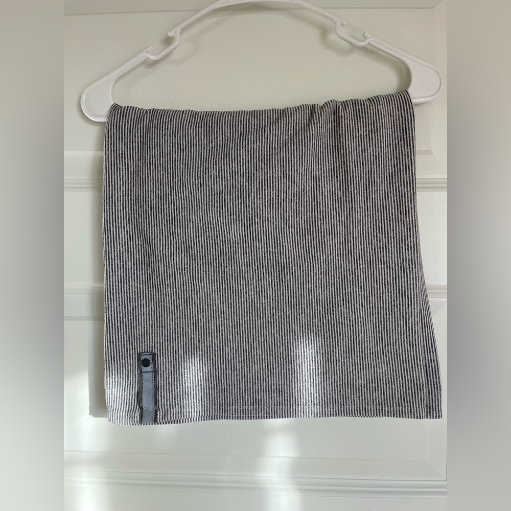 Lululemon Vinyasa Scarf - Picture 4 of 6